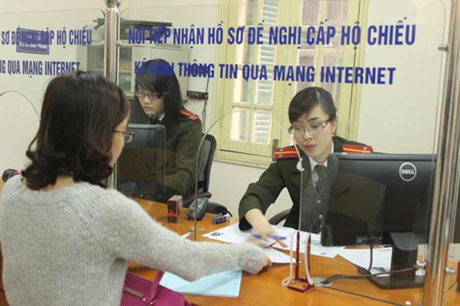 Từ ngày 1/7, cấp hộ chiếu phổ thông mẫu mới