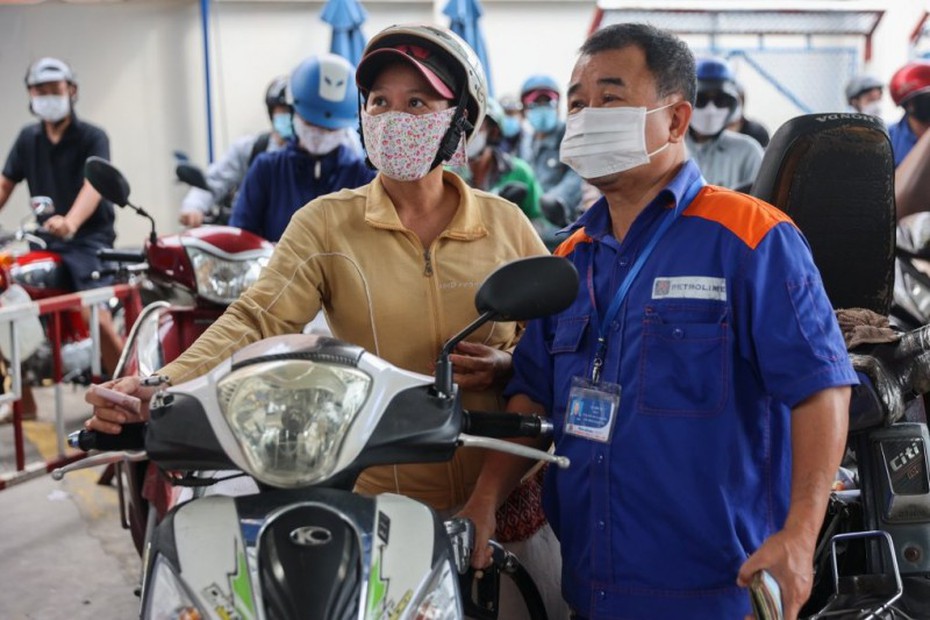 Hôm nay, giá xăng có thể tiếp tục giảm mạnh