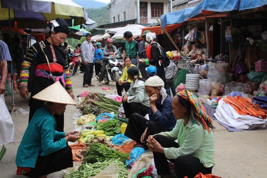 Trảy hội chợ phiên nơi “nước non Cao Bằng”