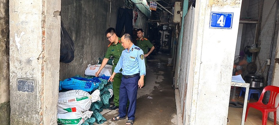 Hà Nội: Phát hiện 1 tấn cánh gà đông lạnh không nguồn gốc xuất xứ