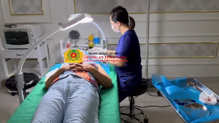 Phát hiện cơ sở thẩm mỹ để nhân viên lao công phẫu thuật cho khách