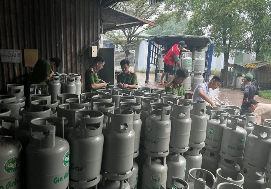 Khởi tố 6 đối tượng sản xuất, buôn bán gas giả