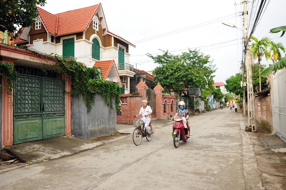 Bắt ông lão rút dao tấn công hàng xóm vì mâu thuẫn đất đai