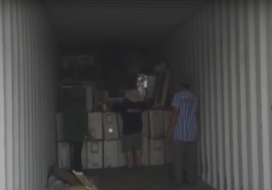 Hơn 200 container “mất tích” ở cảng Cát Lái: Lộ sai phạm của cán bộ hải quan