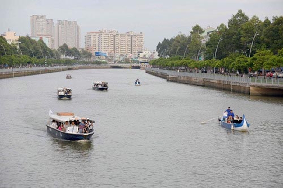 Đầu tư hơn 2.000 tỷ đồng nạo vét đường sông để giảm ùn tắc đường bộ