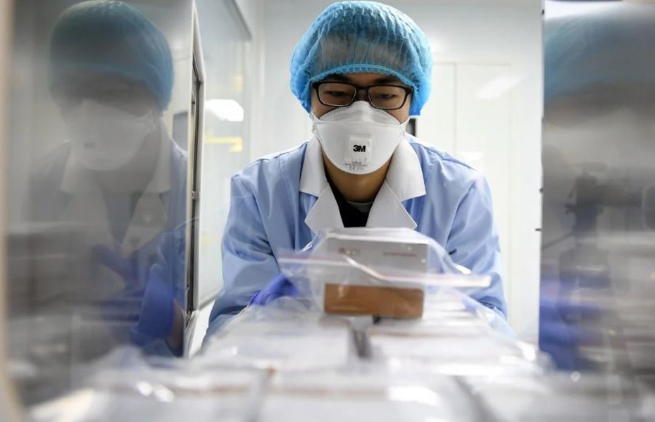 Chuyên gia Trung Quốc phát hiện virus corona đột biến và lây chéo trong một gia đình