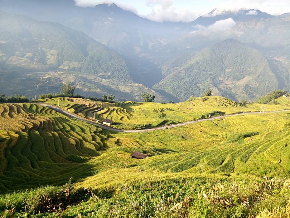 Từ bỏ "khói trắng", mảnh đất biên cương hồi sinh