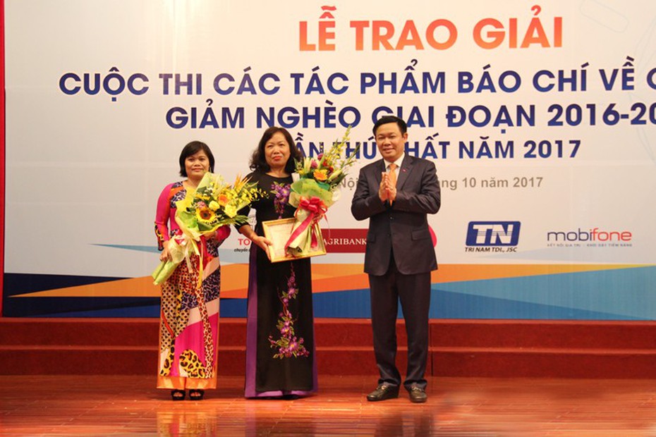 Trao giải cuộc thi Các tác phẩm báo chí về công tác giảm nghèo giai đoạn 2016-2020