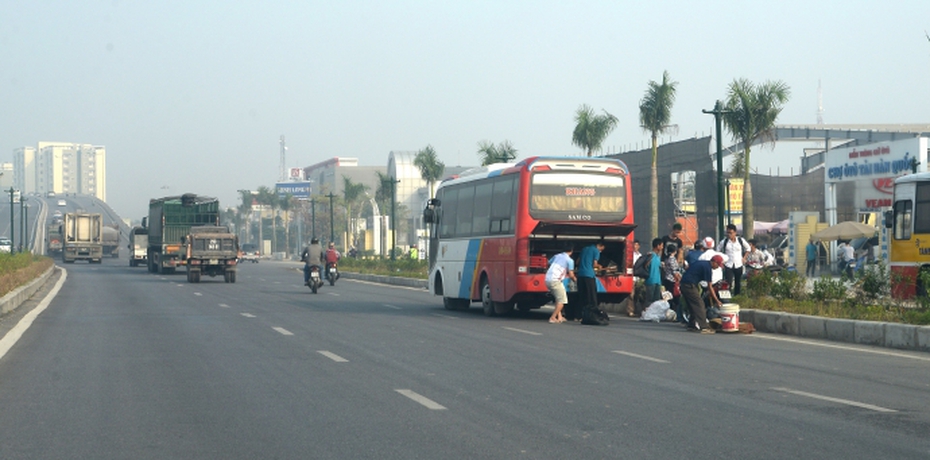 Phó Thủ tướng yêu cầu Hà Nội kiểm tra tình trạng "xe dù, bến cóc"