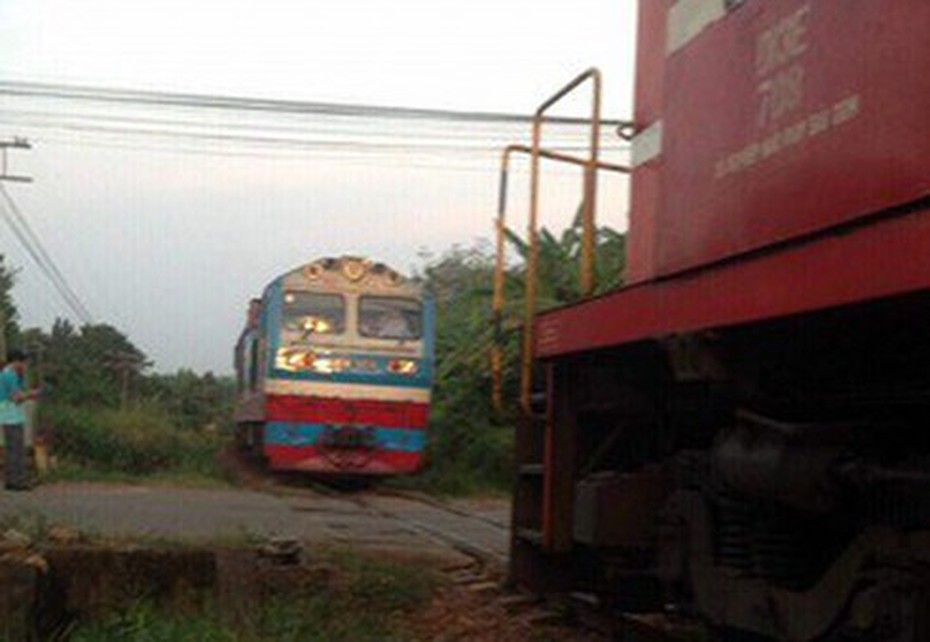 Clip: 2 tàu hỏa suýt tông nhau ở Đồng Nai khi chỉ còn cách 10 mét