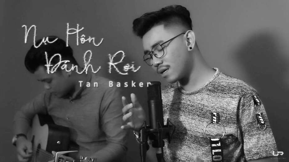 Clip: Bản sao Hồ Ngọc Hà lại gây sốt khi cover "Nụ hôn đánh rơi"