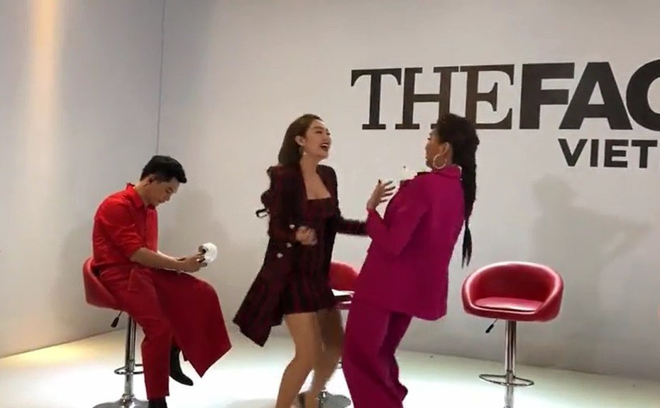 Clip: Thanh Hằng, Minh Hằng "nhắng nhít" cover vũ điệu say rượu
