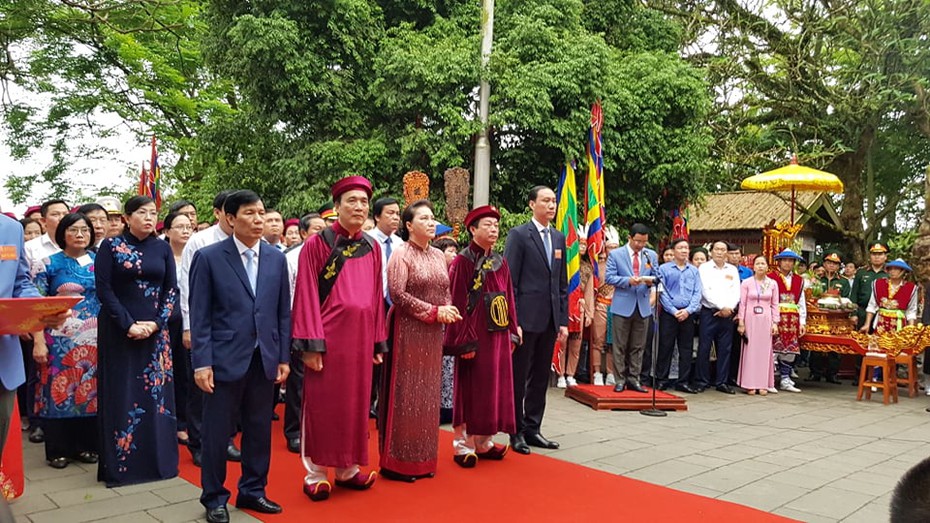 Chủ tịch Quốc hội Nguyễn Thị Kim Ngân dự lễ Dâng hương các Vua Hùng