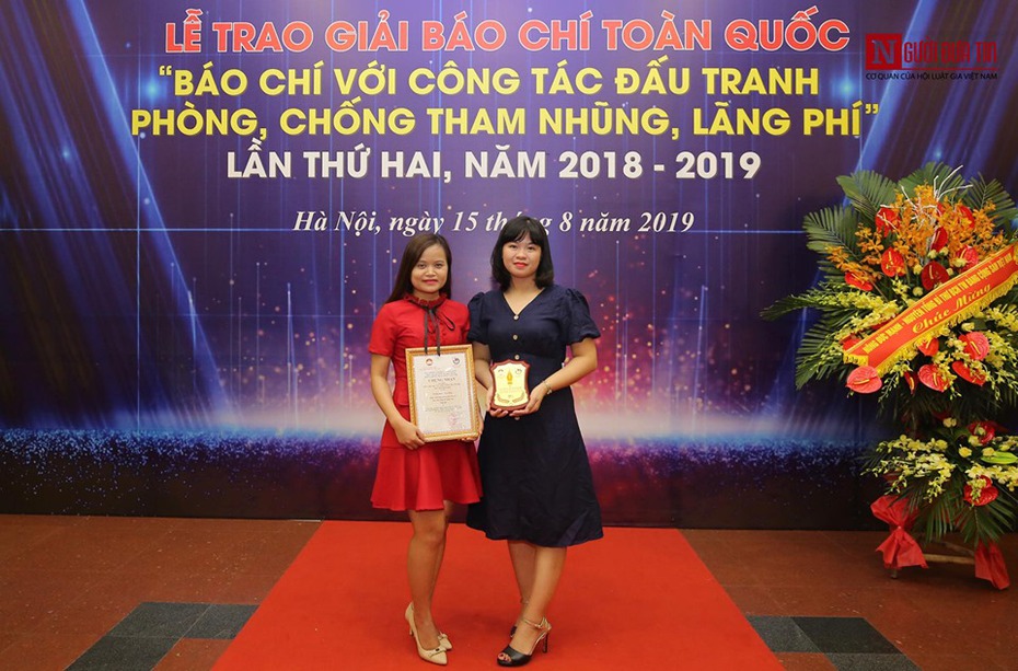 Báo ĐS&PL - Người Đưa Tin đoạt giải C báo chí toàn quốc về phòng chống tham nhũng với loạt bài điều tra “Cò máu”