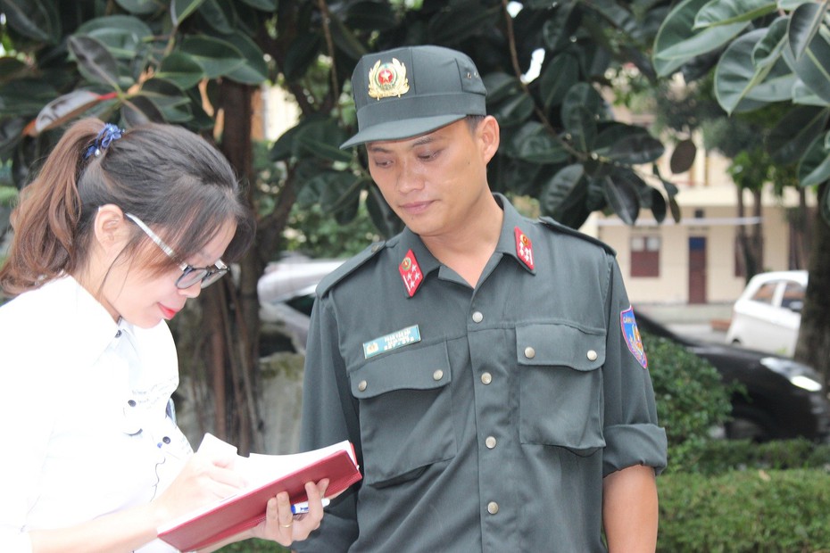 Chân dung Đội trưởng CSCĐ đối mặt thương thuyết kẻ ôm lựu đạn cố thủ đầu hàng