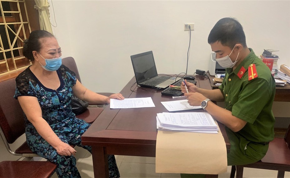 Bắt bà “trùm” cho vay nặng lãi, thu lợi bất chính hơn 250 triệu đồng