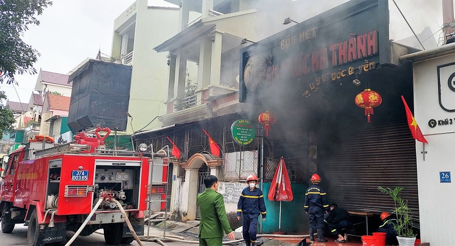 Nghệ An: Cháy lớn ở quán ăn khiến một phụ nữ tử vong