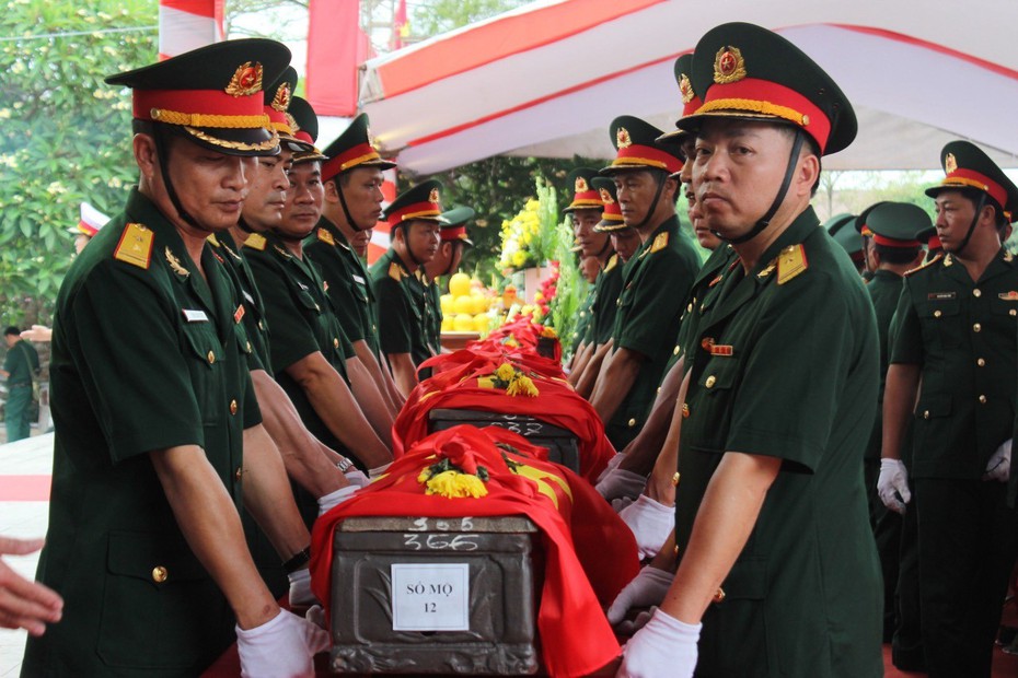 Nghệ An: Truy điệu, an táng 87 hài cốt liệt sĩ hy sinh tại Lào