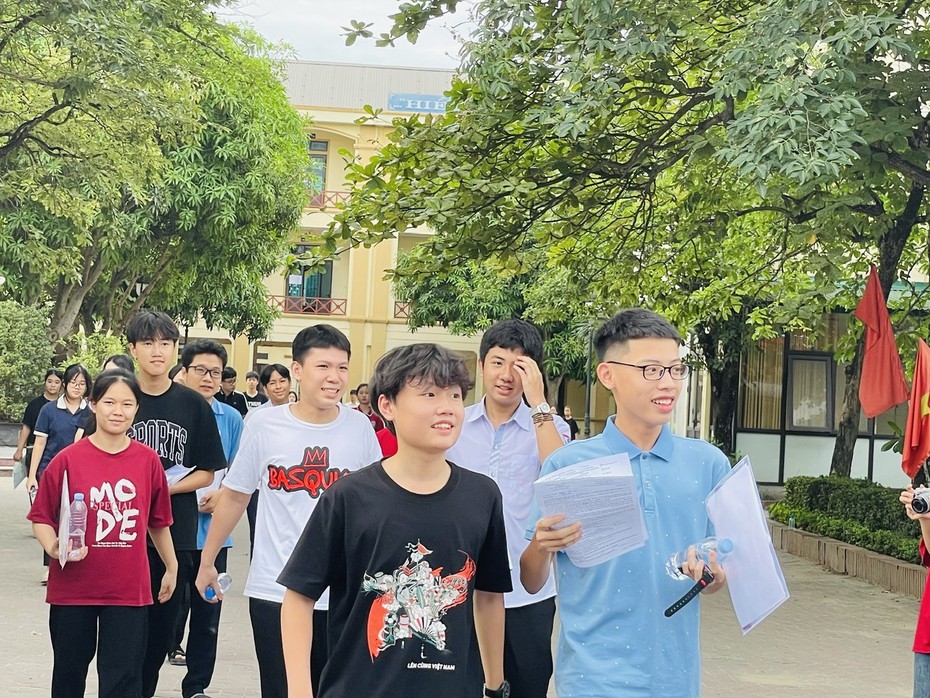 Nghệ An: Thí sinh than đề Toán thi tuyển sinh vào lớp 10 khó