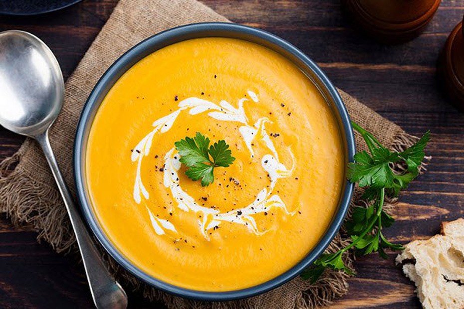 Cách làm soup bí đỏ cho bữa ăn sáng tuyệt vời