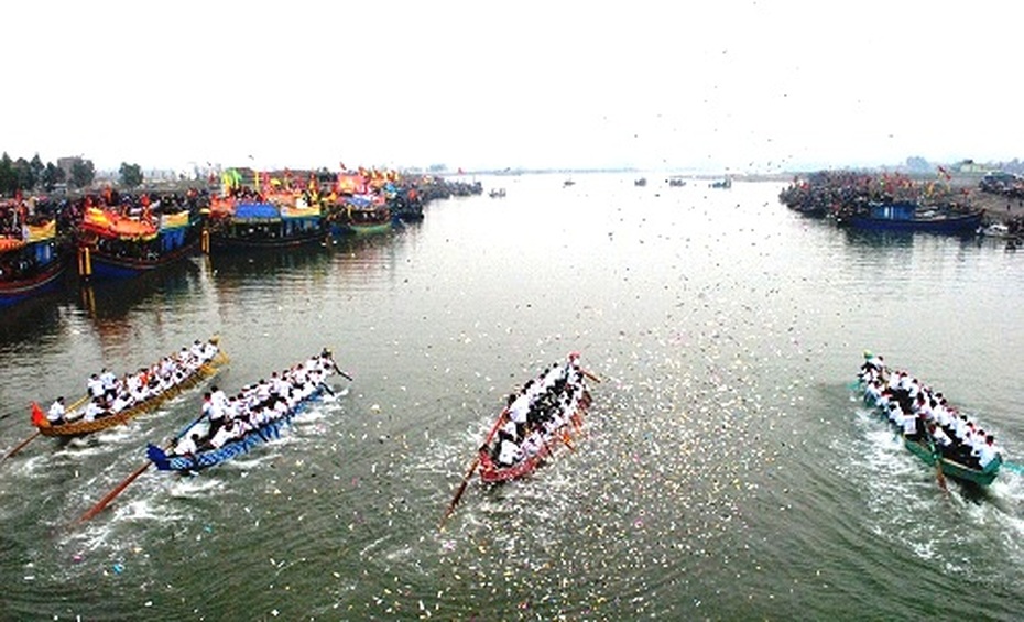 Tp.Vinh tạm dừng hoạt động giải trí, vui Xuân đông người sau Tết