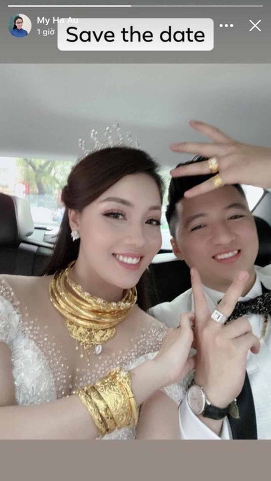 Những cô dâu nổi tiếng đeo vàng trĩu cổ, tiền tiêu "cả quyển" trong năm 2019