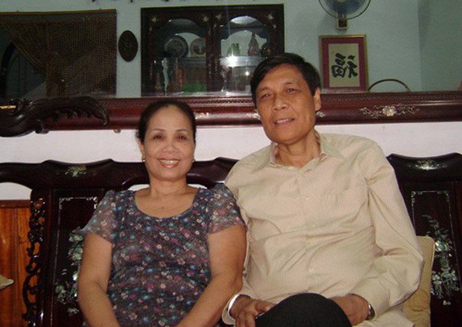 Xúc động mối tình 40 năm của NSND Doãn Tần và người vợ thảo hiền