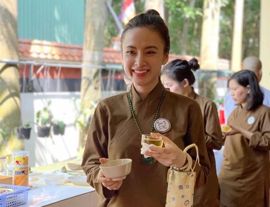 Angela Phương Trinh: “Đòn roi” dư luận và màn “lột xác” 180 độ không ai ngờ