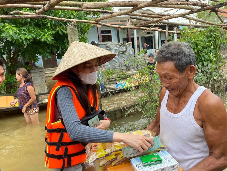 Thủy Tiên tiết lộ kế hoạch sử dụng hơn 100 tỷ đồng ủng hộ miền Trung