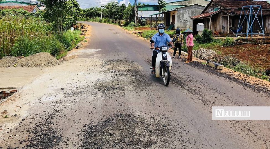 Gia Lai: Đường 140 tỷ đồng chưa nghiệm thu đã “nát như tương"