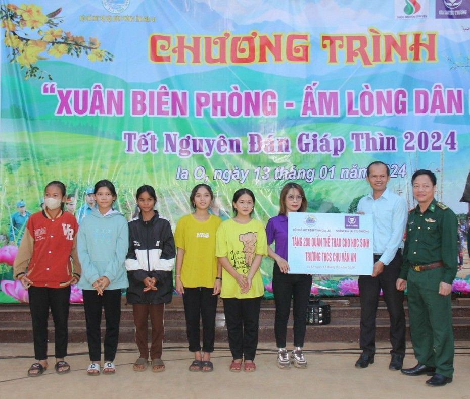 Xuân về trên miền biên viễn