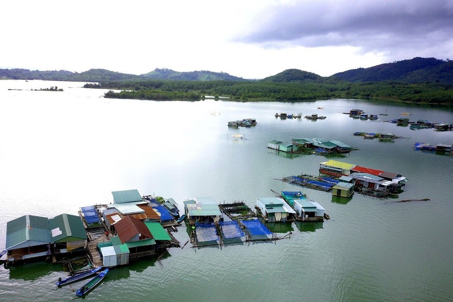 Có một làng chài nơi miền biên viễn