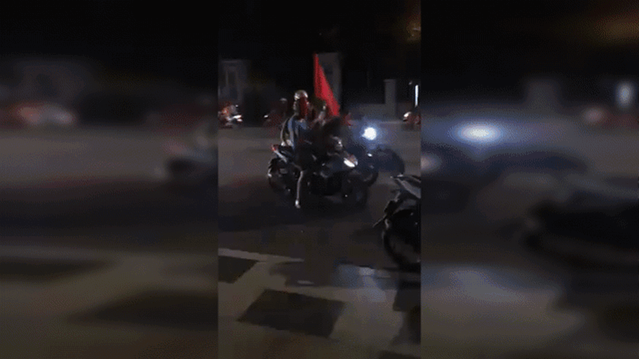 Clip: Chở bạn gái rồi nẹt pô trước mặt CSGT, nam thanh niên nhận kết đắng