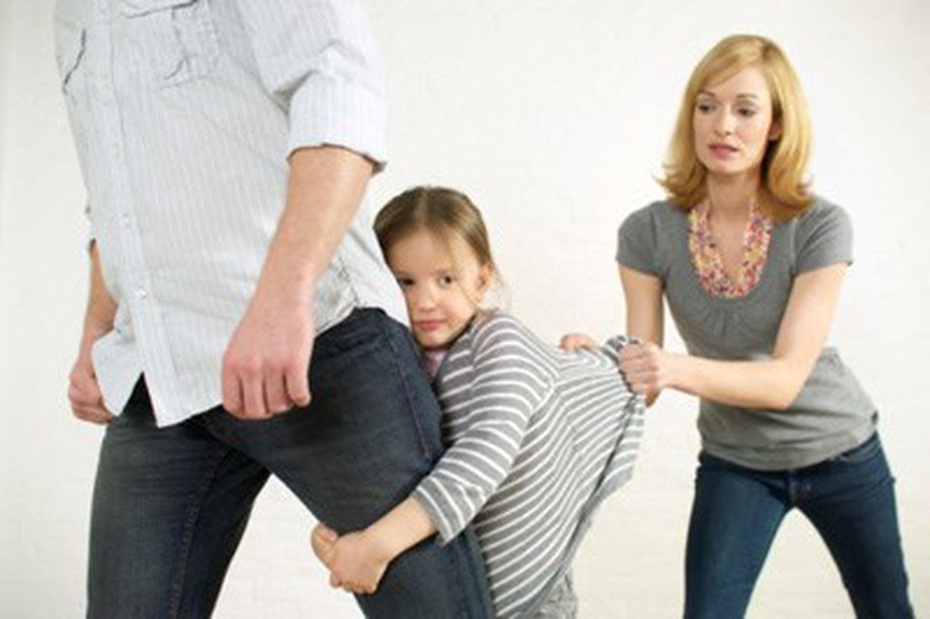 Cha mẹ ly hôn và nỗi đau con trẻ
