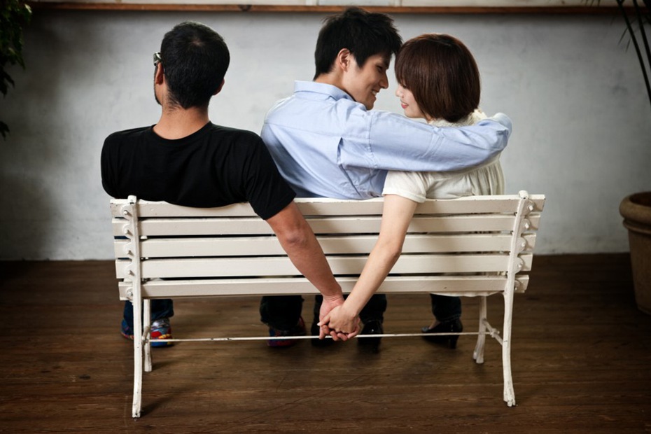 Đàn ông và đàn bà, bên nào ngoại tình nhiều hơn?
