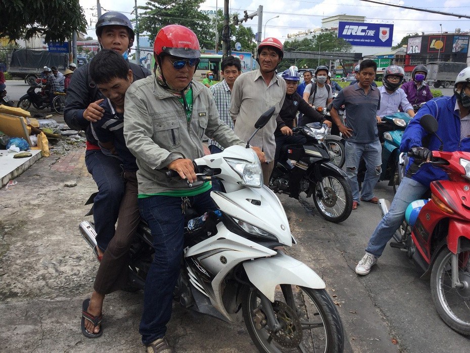 Bắt đối tượng tàng trữ ma túy, chạy xe gắn biển giả "bạt mạng"