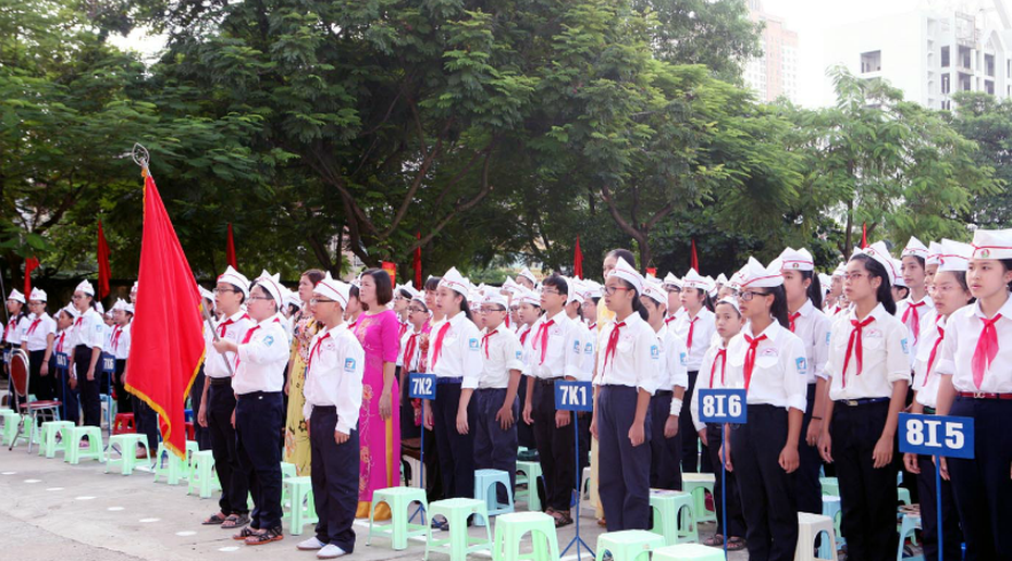 Bài thơ “Ngày tựu trường 2” của thầy giáo cấp 2 gây sốt mạng