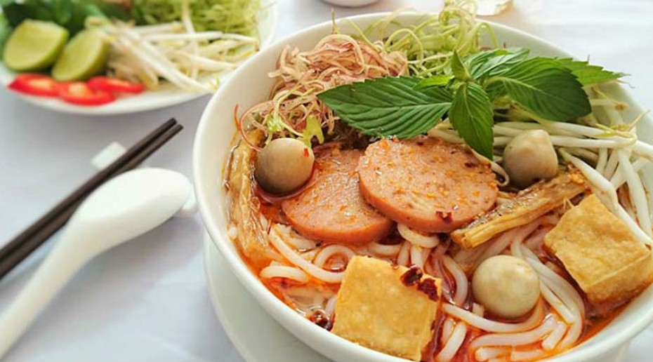 Món ngon mỗi ngày: Tuyệt chiêu nấu bún bò Huế chay cực hấp dẫn