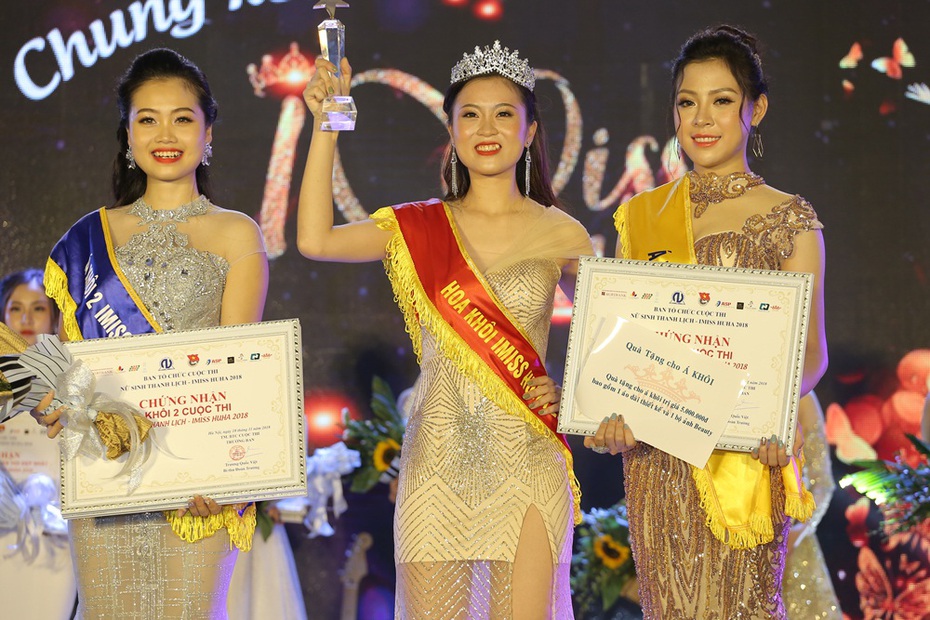Ngây ngất với vẻ đẹp của tân hoa khôi đại học Nội Vụ Hà Nội 2018
