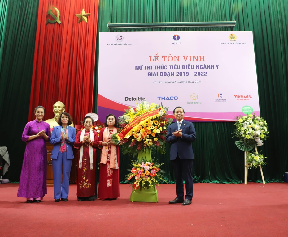 51 nữ trí thức tiêu biểu ngành y giai đoạn 2019 - 2022 được tôn vinh