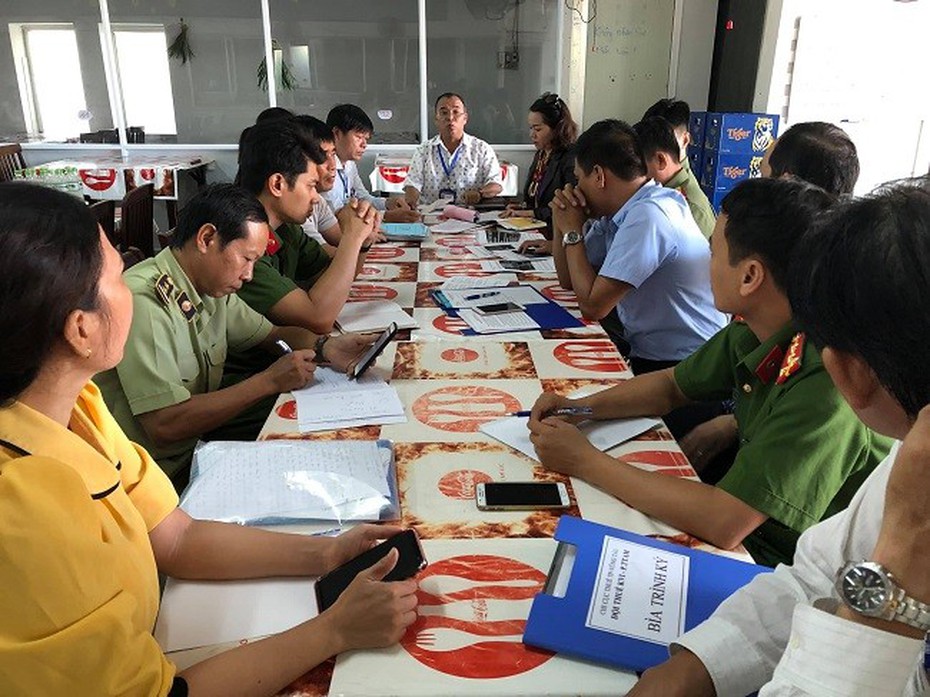 Kiểm tra nhà hàng Hai Cây Bàng bị tố “chặt chém” du khách, sau phản ánh của báo Người Đưa Tin