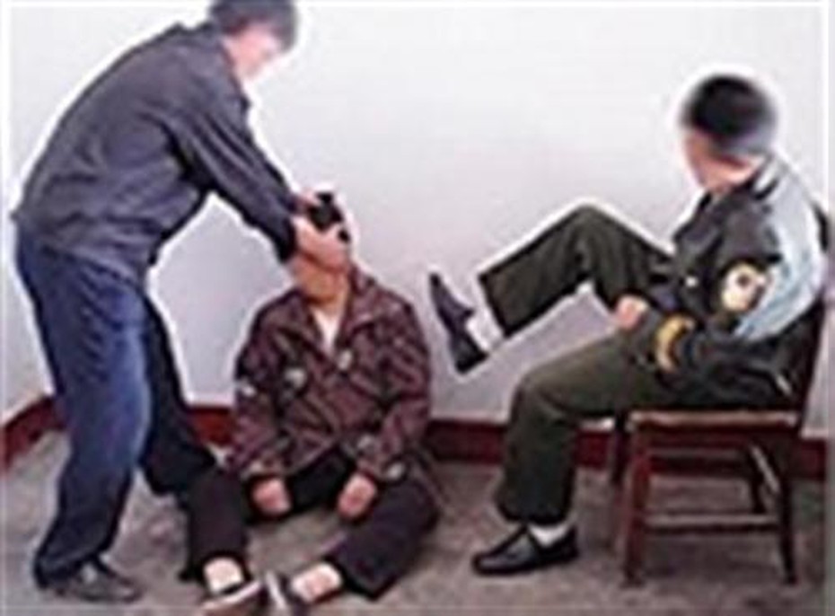Điều tra vụ 4 đối tượng bắt ép con nợ viết giấy nợ và thế chấp xe máy