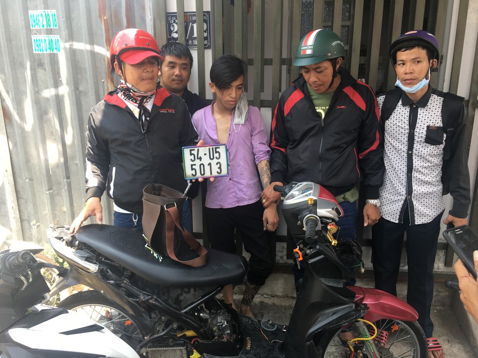 Hiệp sĩ bắt nóng đối tượng trộm xe và sử dụng ma túy đá