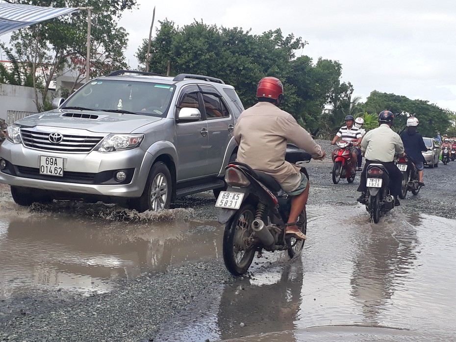 Chủ tịch tỉnh Cà Mau chỉ đạo “nóng” vụ phản ánh đường vào bệnh viện tỉnh của báo Người Đưa Tin