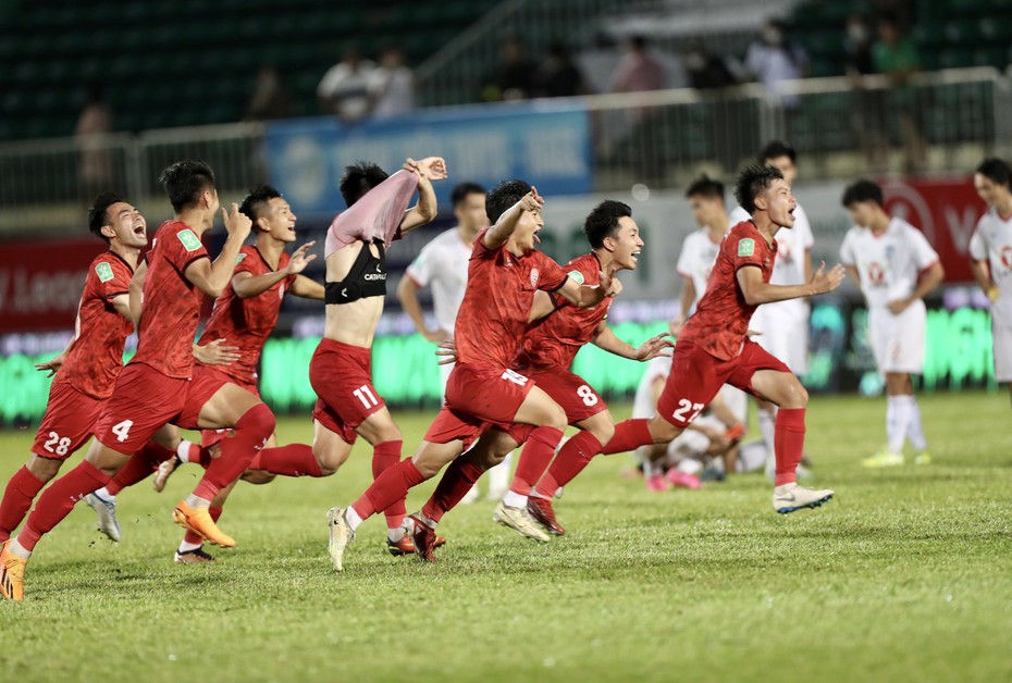 GĐKT PVF-CAND: "Đức Phú, Công Đến chơi hay hơn hàng tiền vệ HAGL"