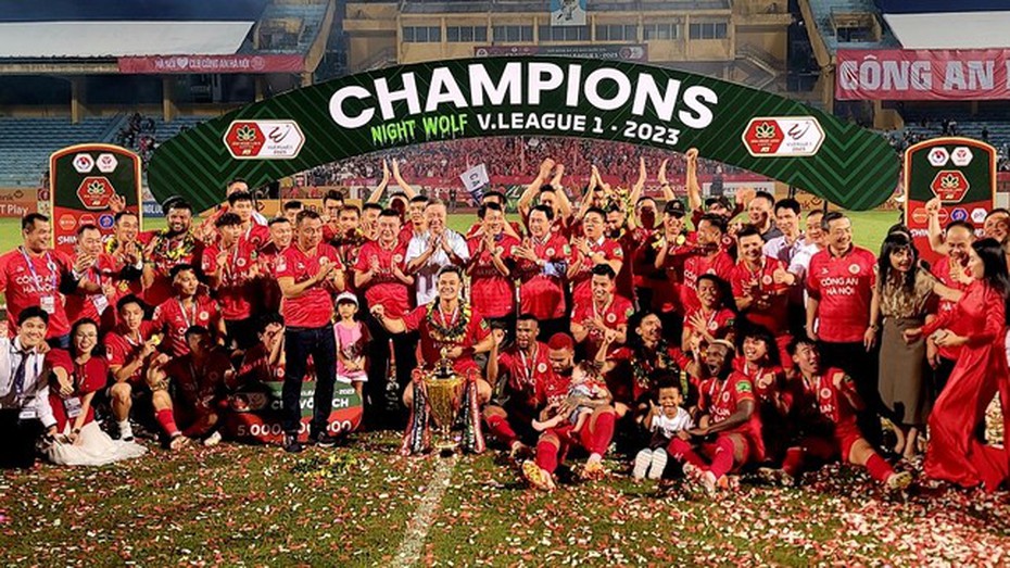 Vô địch V.League, CLB CAHN vắng mặt ở các giải thưởng cá nhân