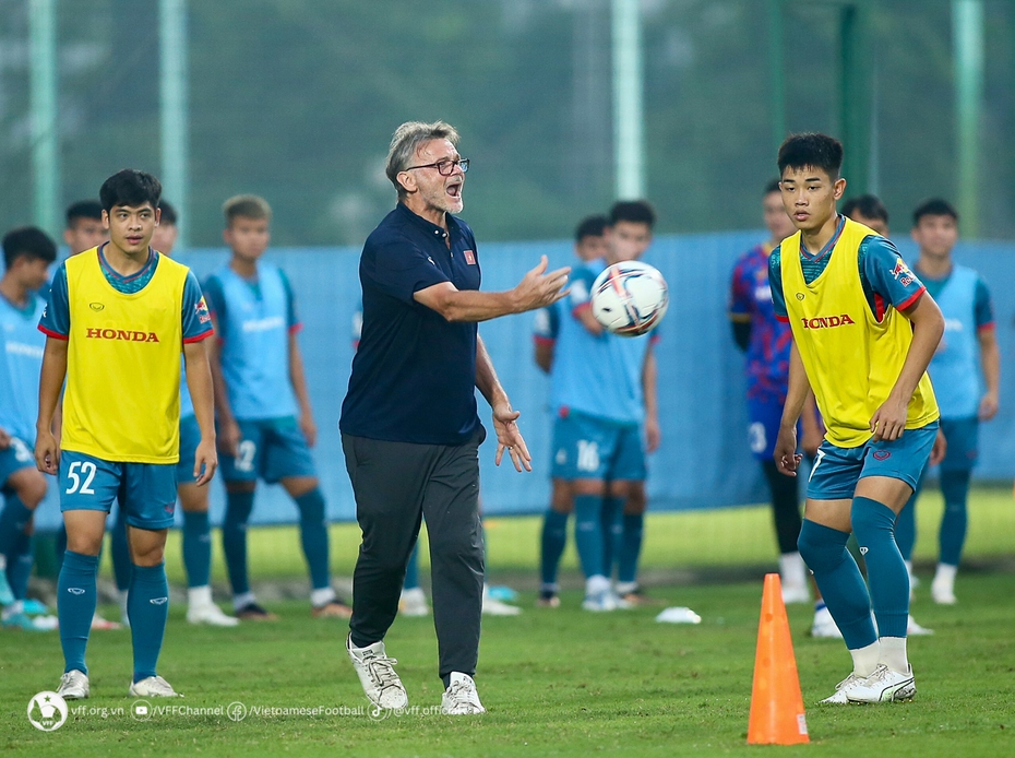 HLV Troussier loại Huỳnh Công Đến, Andrej Nguyễn An Khánh trước vòng loại U23 châu Á 2024