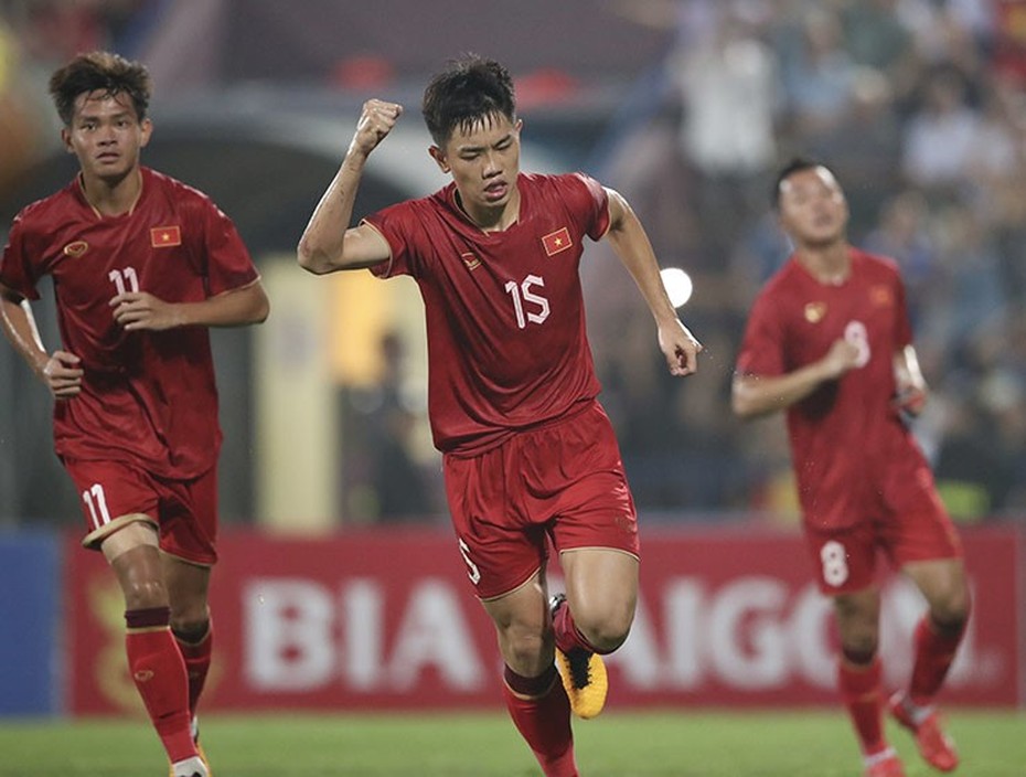 U23 Việt Nam bất ngờ để U23 Singapore cầm hòa