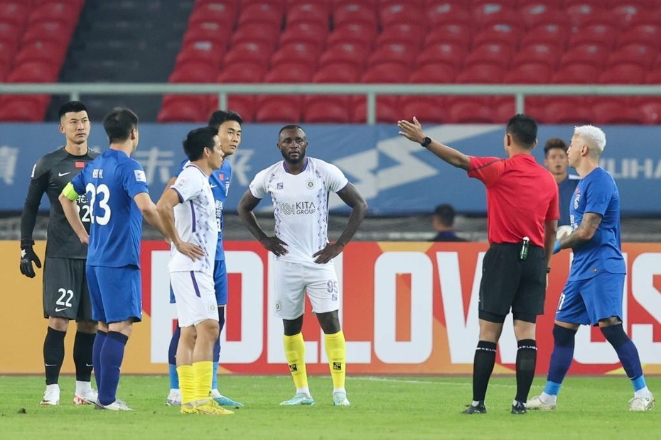 CLB Hà Nội và CLB Hải Phòng nhận án phạt cực nặng từ AFC