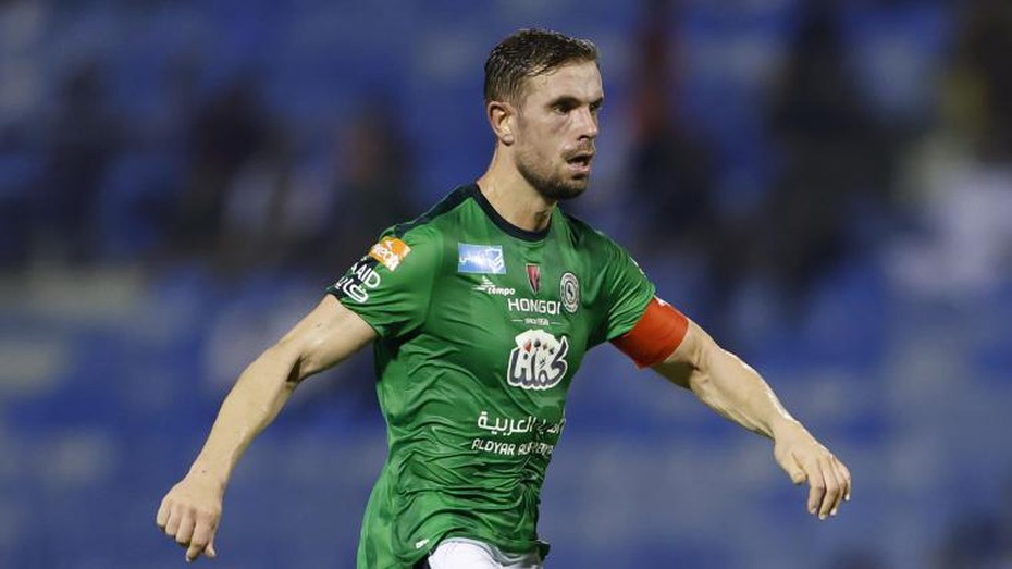 Jordan Henderson đá nửa năm tại Saudi Arabia nhưng không có lương?